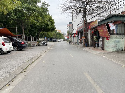 Bán đất mặt phố Ngọc Trì: 119m2, mặt tiền 6m, đường 12m, đỗ xe ngày đêm, sát chợ Đồng Dinh, hồ Ben 1