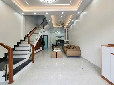 NHÀ ĐẸP Ô TÔ ĐỖ CỬA ngay Chung cư Quỳnh Hoàng - Nam Sơn 2