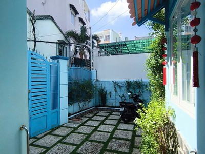 Chính chủ cho thuê nhà sân vườn rộng 200m2 - quận 2 cũ, tp. thủ đức - full nội thất 1