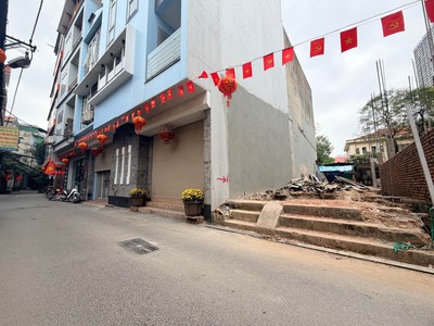 Đức giang,long biên 9 tỷ 60m phân lô ô tô,cần bán chuyển vào nam 0