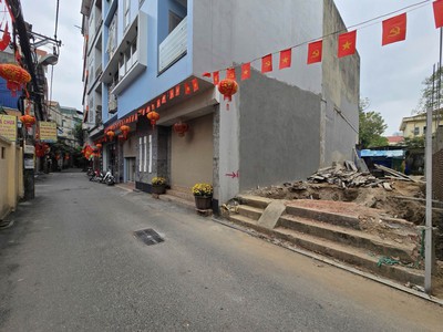 Đức giang,long biên 9 tỷ 60m phân lô ô tô,cần bán chuyển vào nam 2