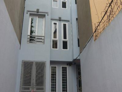 Cho thuê nhà riêng 4,5 tầng TDT 125 m2 có sân thoáng mát đầy đủ tiện nghi gần trung tâm Hà nội 1