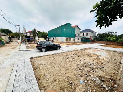 chính chủ e muốn bán mảnh đất phân lô tại hiền ninh- sóc sơn- ô tô đỗ cửa - nở hậu - 80m2- 2.8 tỷ 1