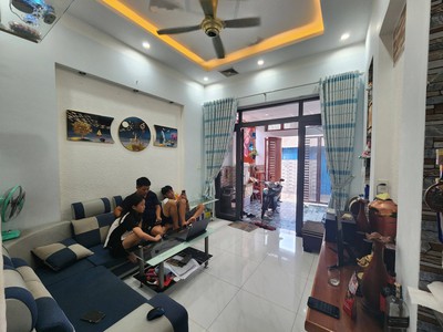 Nhà nguyên căn Đường 11,p. linh chiểu - đầy đủ nội thất, 3pn1wc giá 10tr 7