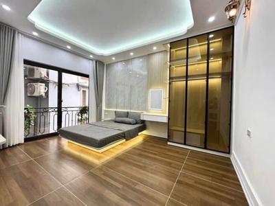 Nhà 6 tầng thang máy gần phố Xã Đàn ô tô đỗ cổng, qua nhà sân rộng 34m2 nội thất hiện đại về ở ngay 1
