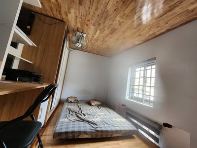 Nhà nguyên căn Đường 11,p. linh chiểu - đầy đủ nội thất, có 3pn1wc sân để xe giá 10tr/tháng. 5