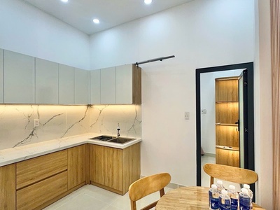 Nhà mới đẹp full nội thất - sát vách sân bay - chỉ 5.48 2