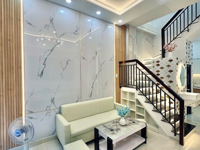 Nhà mới đẹp full nội thất - sát vách sân bay - chỉ 5.48 3