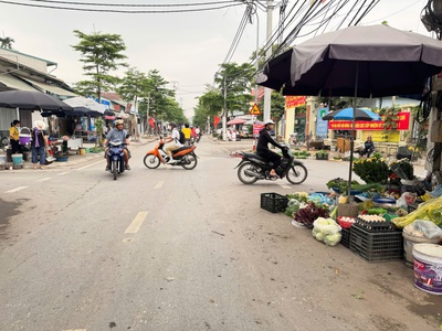45m gần thị trấn trôi, đường thông tứ tung, gần chợ, trường học, giá nhỉnh 4 tỷ. 0