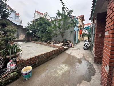 45m gần thị trấn trôi, đường thông tứ tung, gần chợ, trường học, giá nhỉnh 4 tỷ. 1