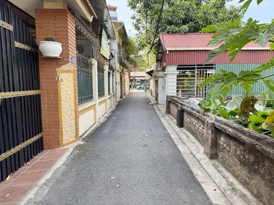Cần bán 43,4m2 đất ngõ 287 Ngô Xuân Quảng. Đường thông ô tô nhỏ, ngay gần trường chợ 0