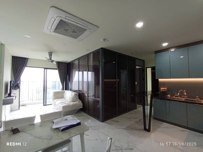 Bán căn hộ 2Pn 74m2 view sông, nhà full nội thất tổng giá 5.7 3