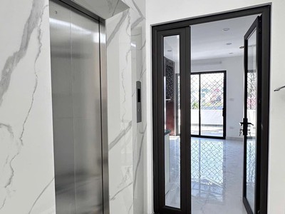 PHỐ LÊ TRỌNG TẤN 6 tầng lô góc Thang máy Ô tô đỗ tận cửa 11.2 TỶ. 5