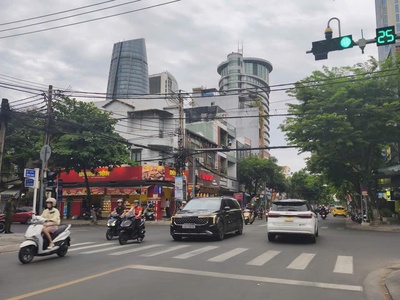 Mt nguyễn chí thanh vài bước đến tt hành chính, tt phầm mềm, 3 tầng, 10.x tỷ 2