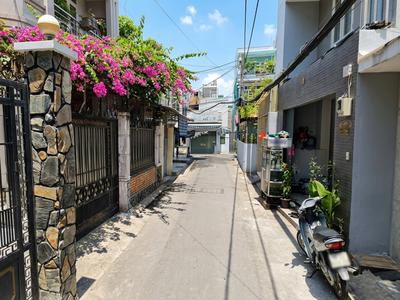 D2463 có sẵn dòng tiền 15tr/tháng ngay sát chợ tân trụ, giá 7.x tỷ 1