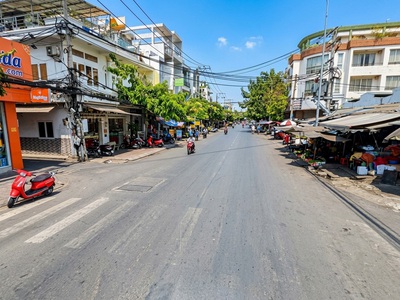D2463 có sẵn dòng tiền 15tr/tháng ngay sát chợ tân trụ, giá 7.x tỷ 2