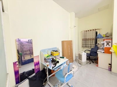 H2464 nhà btct 1/ phạm văn bạch sát bên sân golf, giá 7.x tỷ 1