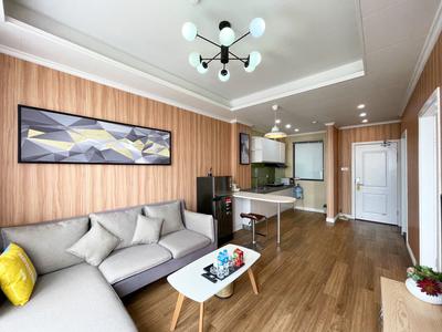Cho thuê căn hộ 1 ngủ cao cấp tại Văn Cao 5