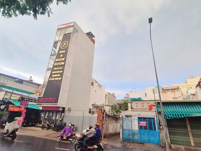 Bán nhà 2mt ngay nguyễn thái sơn gần đh công nghiệp 108m2 đối diện công viên 2