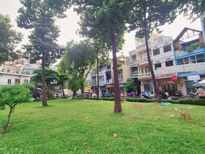 Bán nhà 2mt ngay nguyễn thái sơn gần đh công nghiệp 108m2 đối diện công viên 3