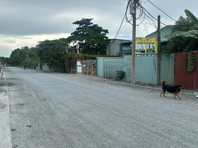 Cho thuê kho 700m tại quận 12 có sẵn 5 phòng làm việc, máy lạnh, xe tải 10 tấn vào tận nơi 2