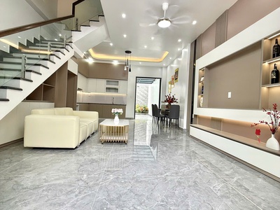 Nhà độc lập ô tô đỗ cách nhà 10m sân vườn sau siêu rộng siêu thoáng tại thiên lôi aeon mall 0