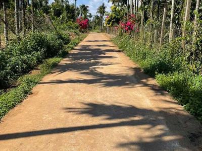Bán 3 lô liền kể cách chợ chỉ 1km, có bán lẻ 0