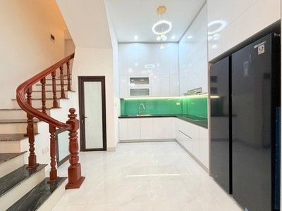Nhà Cầu Giấy 50m 5 Tầng - Sang xin mịn - Giá Hợp Lý 10.8 tỷ - Trung Tâm Cầu Giấy 2