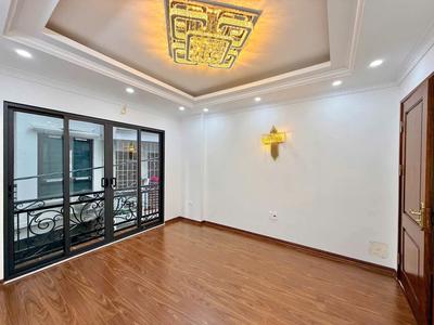 Bán nhà đẹp thang máy ngõ 58 Nguyễn Khánh Toàn Cầu - Giấy dòng tiền 30tr/tháng 6
