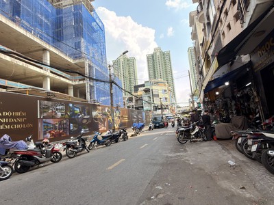 Bán nhà mặt tiền quận 5 - đỗ ngọc thạnh - đang kinh doanh 1