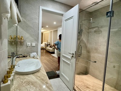 Khách Sạn Mặt phố View Hồ Tây 9 Tầng 150 Tỷ 30 Phòng Dòng Tiền Thầu 380tr/th 3
