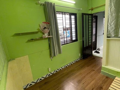 Pass phòng nguyên tầng 2 phòng, ban công sân thượng - rộng rãi, thoáng mát. 0