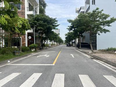 Bán đất mặt phố Vương Bạt Tụy, KĐT Tân Phú Hưng, TP HD, 67.5m2, mt 4.5m, chỉ 2.x tỷ 0