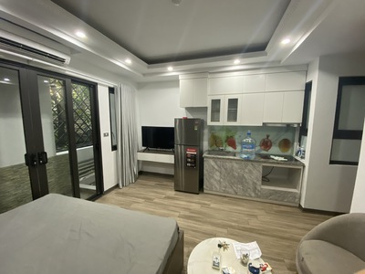 Cho thuê Căn Chung cư mini giá rẻ tại Ngõ 193 Trích Sài. Ban công View cực thoáng. Chỉ 5.5tr 1