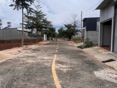 Bán 151m2 đất mặt tiền khu phân lô chữ u liên nghĩa đức trọng lâm đồng 1 tỷ 4 0