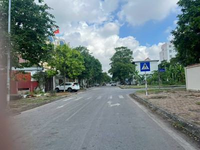 Bán đất biệt thự khu Trường An, mặt đường Trần Nguyên Đán, TP HD, 250m2, mt 12.5m 2