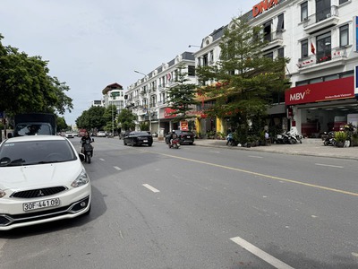 Bán Shophouse Sông Hồng Mặt Đường Thành Trung Gia Lâm - 90m2 Mặt Tiền 6m Đường 30m 0