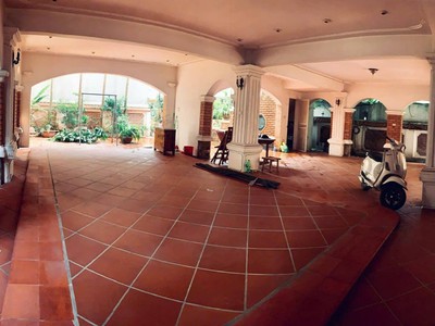 Biệt Thự Sân Vườn Mặt phố Tô Ngọc Vân 350M2 4 Tầng Có Bể Bơi Bề Thế rất đẹp 0