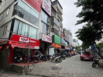 Mặt phố Phạm Văn Đồng, 40m2, Lô góc, đang cho thuê k.doanh, chỉ 24 tỷ 0