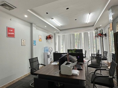 Mặt phố Phạm Văn Đồng, 40m2, Lô góc, đang cho thuê k.doanh, chỉ 24 tỷ 1