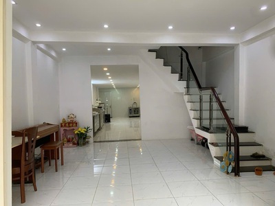 L2492   mặt tiền 150m2 sát phạm văn đồng, chỉ 11.x tỷ 2