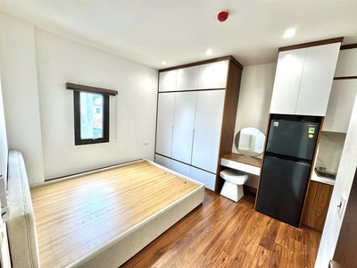 Bán chdv 50m2 x 7 tầng cách hồ tây 250m 0