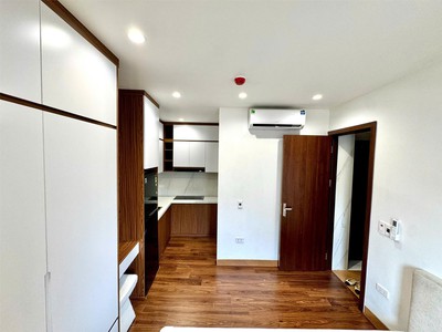 Bán chdv 50m2 x 7 tầng cách hồ tây 250m 1
