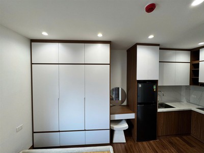 Bán chdv 50m2 x 7 tầng cách hồ tây 250m 2