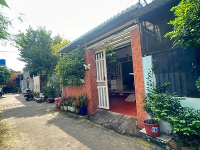 Cho Thuê Nhà mái thái mát mẻ,P. Linh Tây, gần Phạm Văn Đồng. 100m2 gồm 2PN1WC Giá thuê 9.5tr/tháng 0