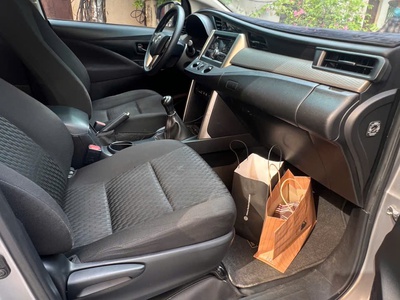 Cần bán xe Toyota innova 2.0 E 2
