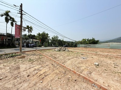 Đất Đà Nẵng - trục đường nhựa chính Hòa Vang gần Túy Loan 0