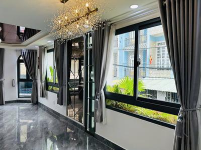 Nhà 1 trệt 4 lầu - Gía dưới 7 tỷ 6