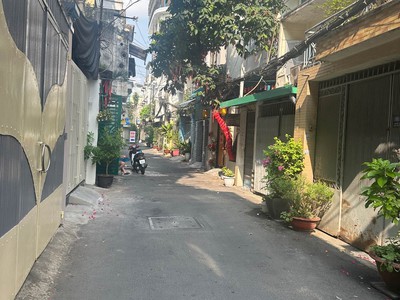 Nhà ngon THÀNH THÁI , 4 tầng BTCT , 43M2 , sát hẻm xe hơi , CHỈ 6.X TỶ 0