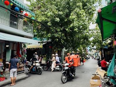 Bán nhà mặt tiền phùng văn cung. phường 4, phú nhuận 4 7 nở hậu 4